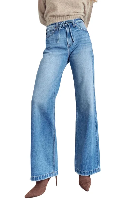 Ultra High Rise 90's Flare Jean In Light Wash