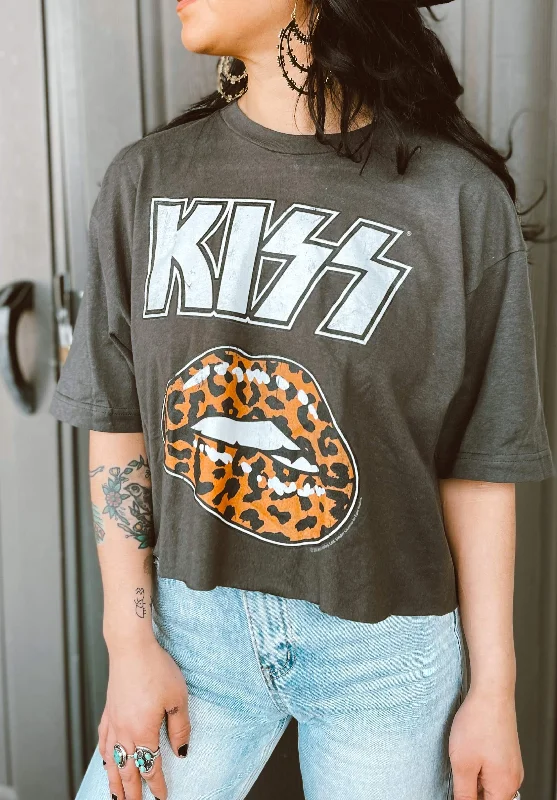 Chop Shop Kiss Animalize Cropped T-Shirt